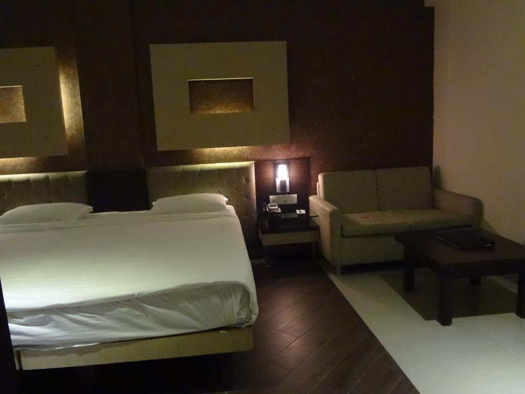 Hotel Capitol Thane Zimmer foto