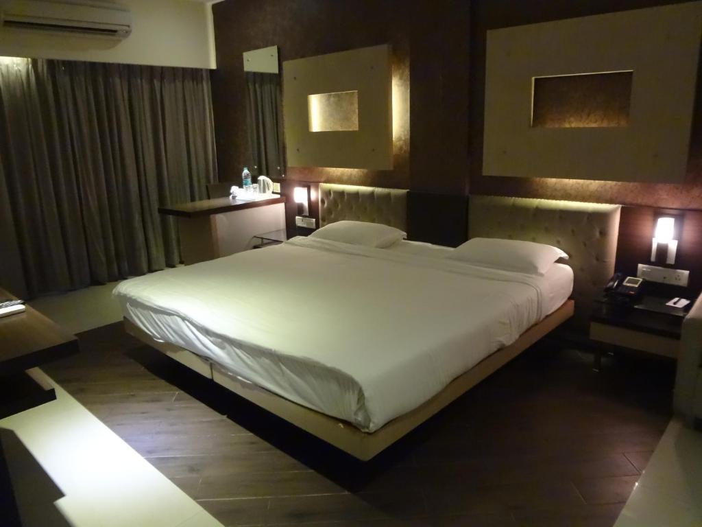 Hotel Capitol Thane Zimmer foto