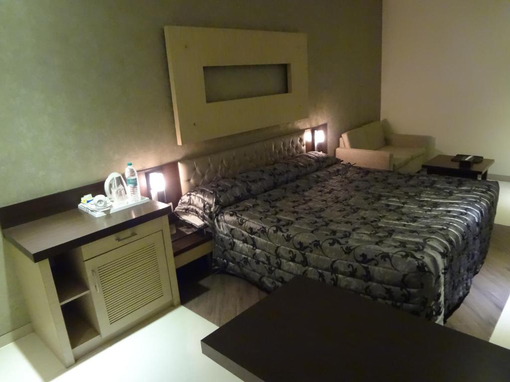 Hotel Capitol Thane Zimmer foto
