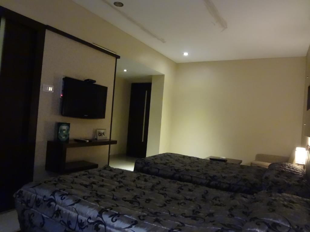 Hotel Capitol Thane Exterior foto