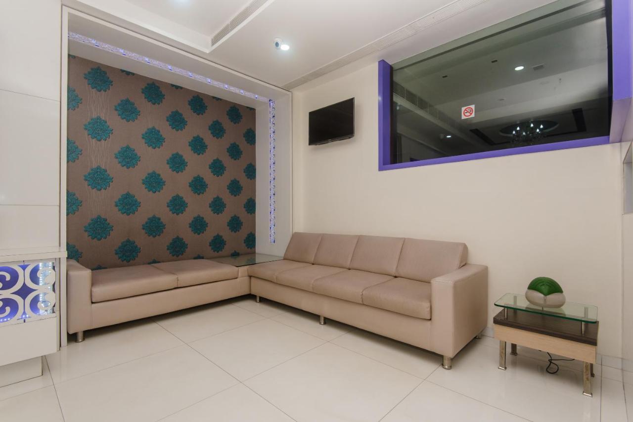 Hotel Capitol Thane Exterior foto